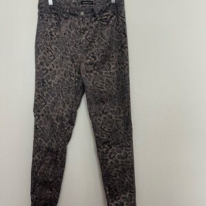 Stylish Women's Patterned Skinny Jeans - Black and goldish